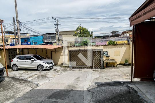 Área comum de acesso de casa de condomínio à venda com 2 quartos, 68m² em Brás de Pina, Rio de Janeiro