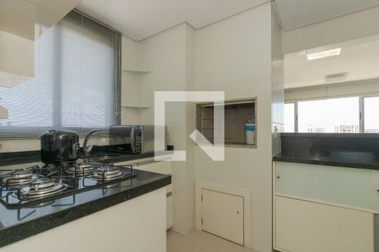 Cozinha de apartamento à venda com 2 quartos, 72m² em Santa Cecília, Porto Alegre