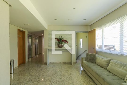 Hall social de apartamento para alugar com 2 quartos, 72m² em Santa Cecília, Porto Alegre