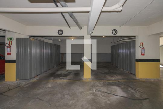 Garagem de apartamento para alugar com 2 quartos, 72m² em Santa Cecília, Porto Alegre