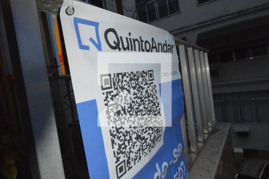 Placa instalada de apartamento à venda com 3 quartos, 105m² em Vila da Penha, Rio de Janeiro