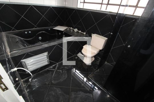 Banheiro Suite de casa para alugar com 3 quartos, 280m² em Chácara Mafalda, São Paulo