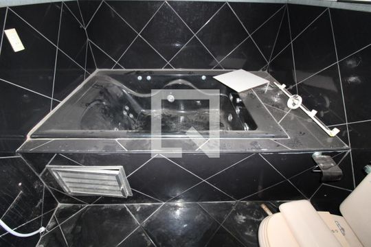 Banheiro Suite de casa à venda com 3 quartos, 280m² em Chácara Mafalda, São Paulo