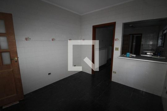 Cozinha de casa para alugar com 3 quartos, 280m² em Chácara Mafalda, São Paulo