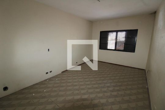 Suite de casa para alugar com 3 quartos, 280m² em Chácara Mafalda, São Paulo