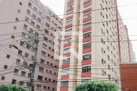 Fachada de kitnet/studio à venda com 1 quarto, 37m² em Aclimação, São Paulo