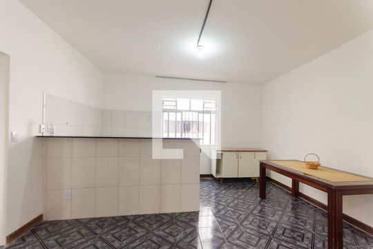 Cozinha de casa para alugar com 1 quarto, 70m² em Candeal, Salvador