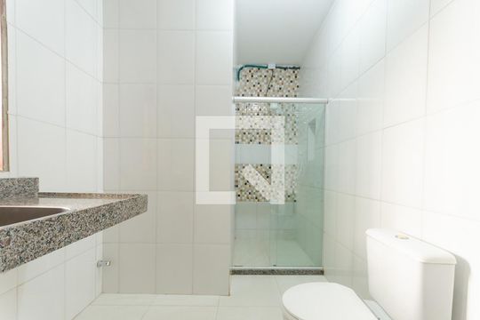 Banheiro de casa para alugar com 1 quarto, 70m² em Candeal, Salvador