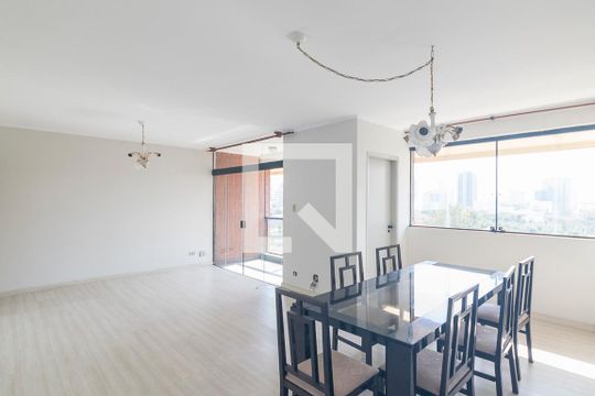Sala de apartamento à venda com 3 quartos, 133m² em Vila Bastos, Santo André