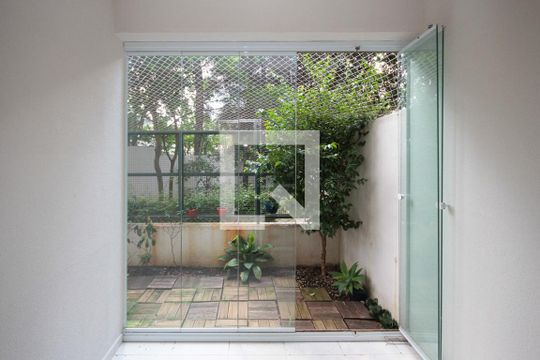 Apartamento à venda com 2 quartos, 70m² em Vila Ivone, São Paulo