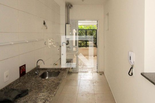 Cozinha de apartamento à venda com 2 quartos, 70m² em Vila Ivone, São Paulo