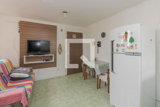 Sala de apartamento à venda com 2 quartos, 40m² em Mário Quintana, Porto Alegre