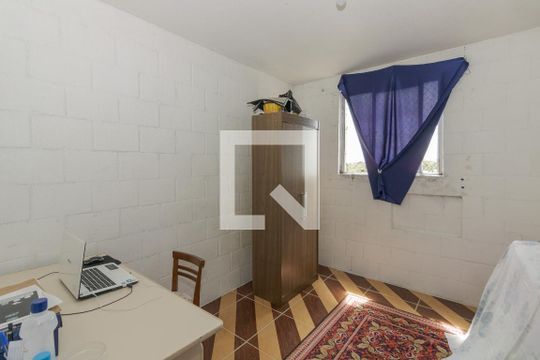Quarto de apartamento à venda com 2 quartos, 40m² em Mário Quintana, Porto Alegre