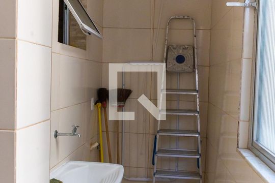 Área de Serviço de apartamento para alugar com 2 quartos, 60m² em Vila Valqueire, Rio de Janeiro
