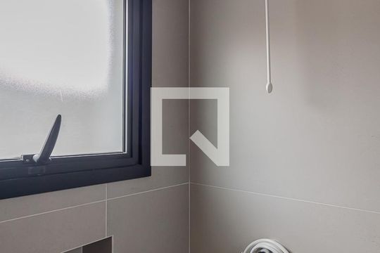 Banheiro de apartamento para alugar com 1 quarto, 32m² em Vila Moinho Velho, São Paulo