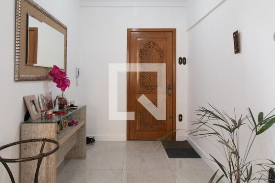Hall de Entrada de apartamento para alugar com 3 quartos, 115m² em Centro Histórico, Porto Alegre