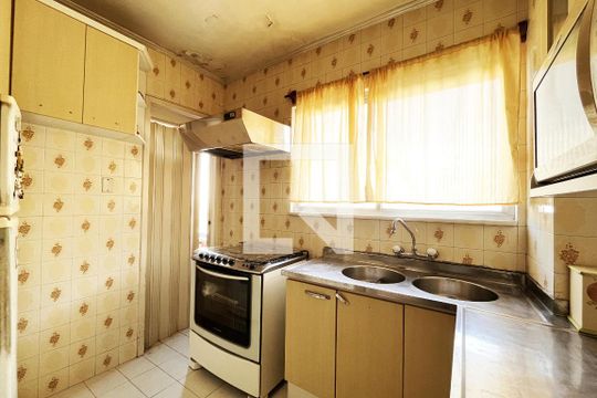 Cozinha de apartamento à venda com 3 quartos, 140m² em Centro Histórico, Porto Alegre