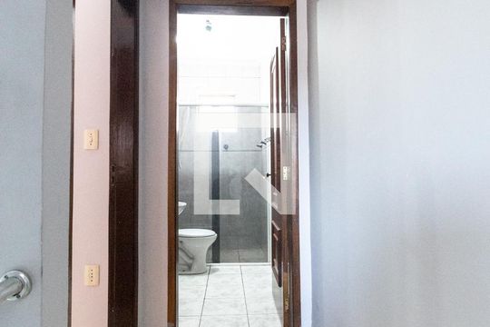 Corredor de casa à venda com 2 quartos, 100m² em Vila Barbosa, São Paulo