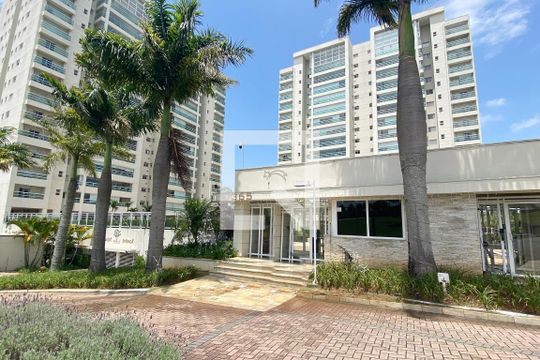 Fachada de apartamento à venda com 3 quartos, 224m² em Tamboré, Santana de Parnaíba