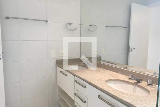 Banheiro da Suíte 1 de apartamento à venda com 3 quartos, 224m² em Tamboré, Santana de Parnaíba