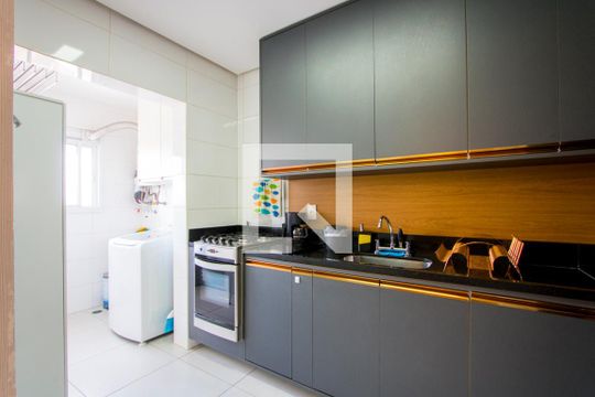 Cozinha de apartamento à venda com 3 quartos, 96m² em Parque Bandeirante, Santo André