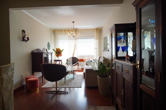Apartamento à venda com 3 quartos, 130m² em Vila Ipiranga, Porto Alegre
