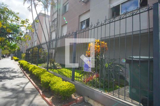 Fachada de apartamento à venda com 3 quartos, 130m² em Vila Ipiranga, Porto Alegre