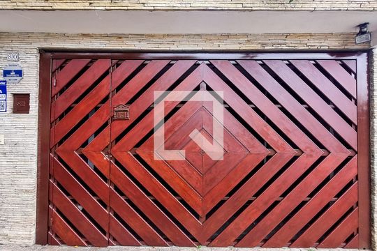Fachada de casa à venda com 2 quartos, 120m² em Jardim Monte Kemel, São Paulo
