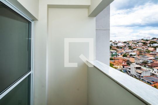 Varanda da Sala/cozinha de apartamento para alugar com 2 quartos, 57m² em Rio Branco, Belo Horizonte