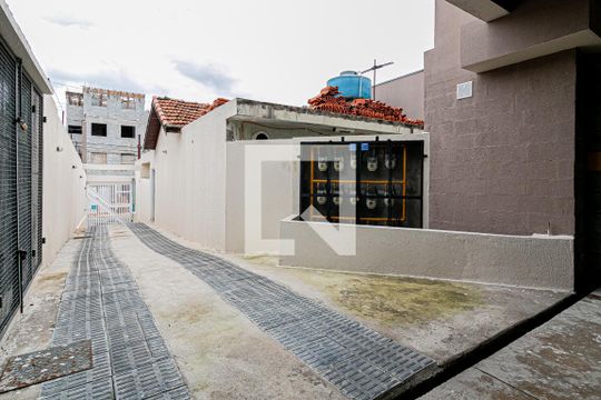 Estacionamento de kitnet/studio para alugar com 2 quartos, 33m² em Vila Santa Teresa, São Paulo