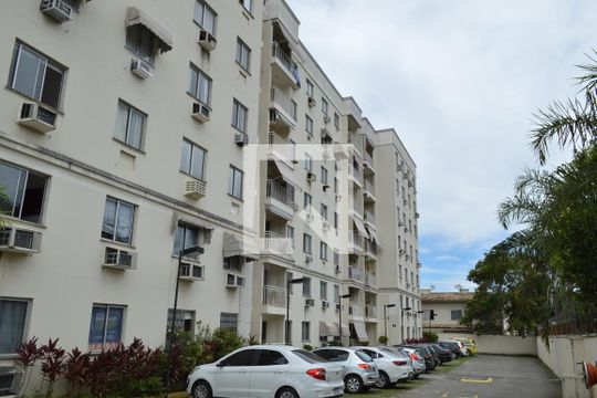 Fachada do bloco de apartamento à venda com 2 quartos, 54m² em Taquara, Rio de Janeiro