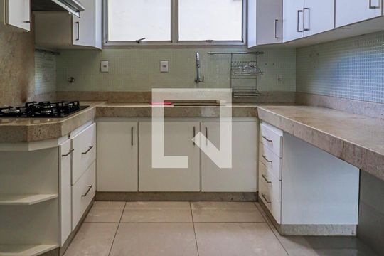Cozinha de apartamento para alugar com 4 quartos, 174m² em Sion, Belo Horizonte