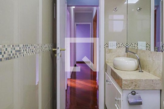 Banheiro do Corredor de apartamento para alugar com 4 quartos, 174m² em Sion, Belo Horizonte
