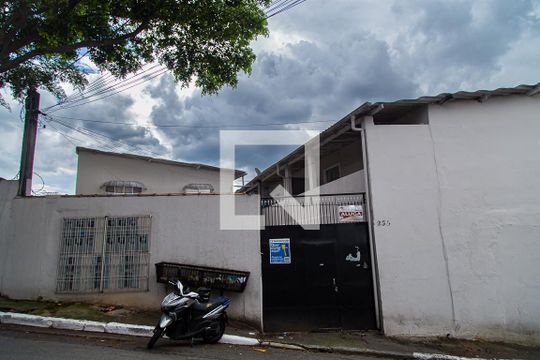 Fachada de casa para alugar com 1 quarto, 35m² em Vila Clara, São Paulo