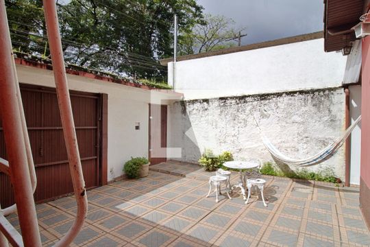 Garagem de casa à venda com 2 quartos, 250m² em Vila Praia, São Paulo