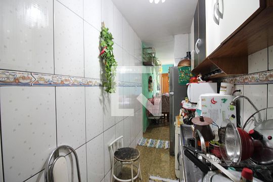 Cozinha e Área de Serviço de apartamento para alugar com 2 quartos, 45m² em Ferrazópolis, São Bernardo do Campo