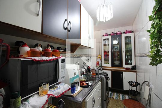 Cozinha e Área de Serviço de apartamento para alugar com 2 quartos, 45m² em Ferrazópolis, São Bernardo do Campo