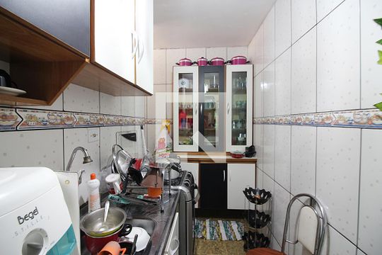 Cozinha e Área de Serviço de apartamento para alugar com 2 quartos, 45m² em Ferrazópolis, São Bernardo do Campo