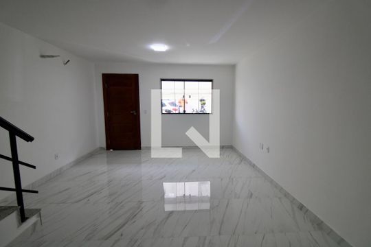 Sala de casa à venda com 2 quartos, 120m² em Vargem Grande, Rio de Janeiro