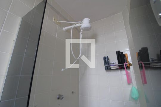 Chuveiro de apartamento à venda com 2 quartos, 75m² em Vila Inglesa, São Paulo