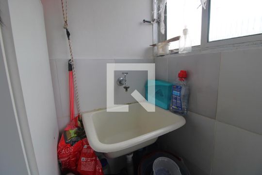 Tanque de apartamento à venda com 2 quartos, 75m² em Vila Inglesa, São Paulo