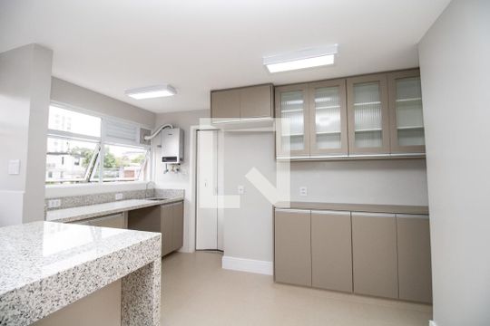 Cozinha de apartamento para alugar com 3 quartos, 90m² em Planalto Paulista, São Paulo