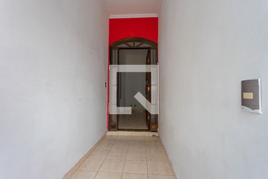 Entrada de casa à venda com 3 quartos, 200m² em Jardim Miriam, São Paulo