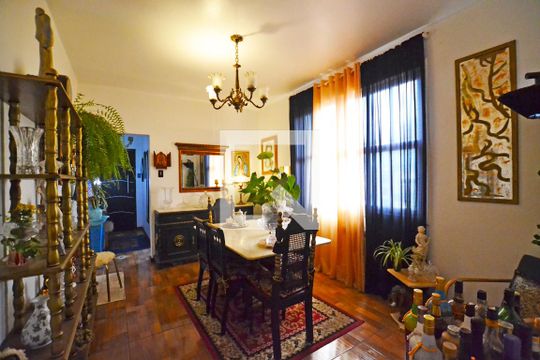Sala de apartamento à venda com 1 quarto, 90m² em Menino Deus, Porto Alegre