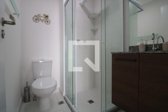 Banheiro de apartamento para alugar com 1 quarto, 19m² em Brás, São Paulo