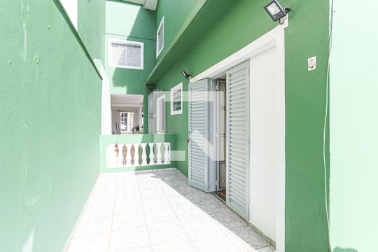 Sacada de casa à venda com 3 quartos, 350m² em Vila Campesina, Osasco