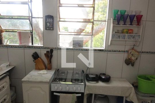 Cozinha de apartamento à venda com 2 quartos, 52m² em Camaquã, Porto Alegre