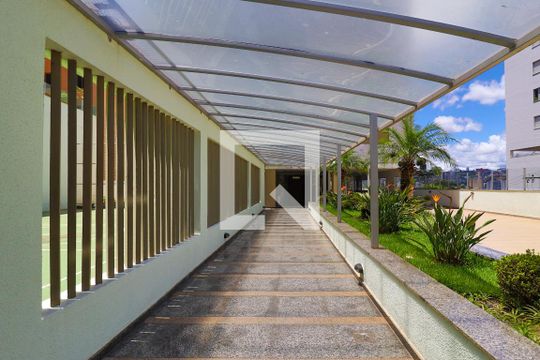 Hall de Entrada de apartamento para alugar com 2 quartos, 84m² em Santo Antônio, Belo Horizonte