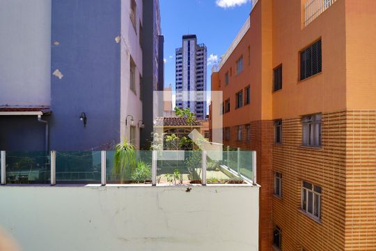 Vista do Quarto 1 de apartamento para alugar com 2 quartos, 84m² em Santo Antônio, Belo Horizonte