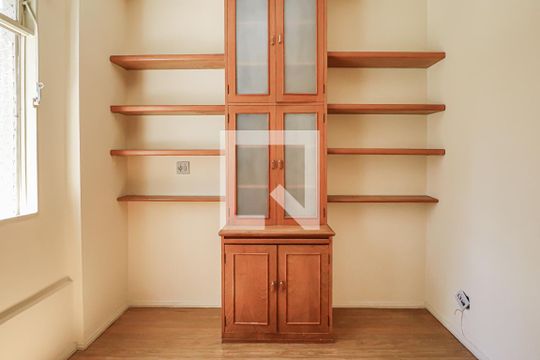 Quarto 2 de apartamento para alugar com 2 quartos, 84m² em Santo Antônio, Belo Horizonte
